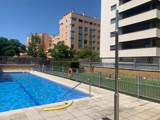 Logrono: Piso Con Garaje Y Piscina. *